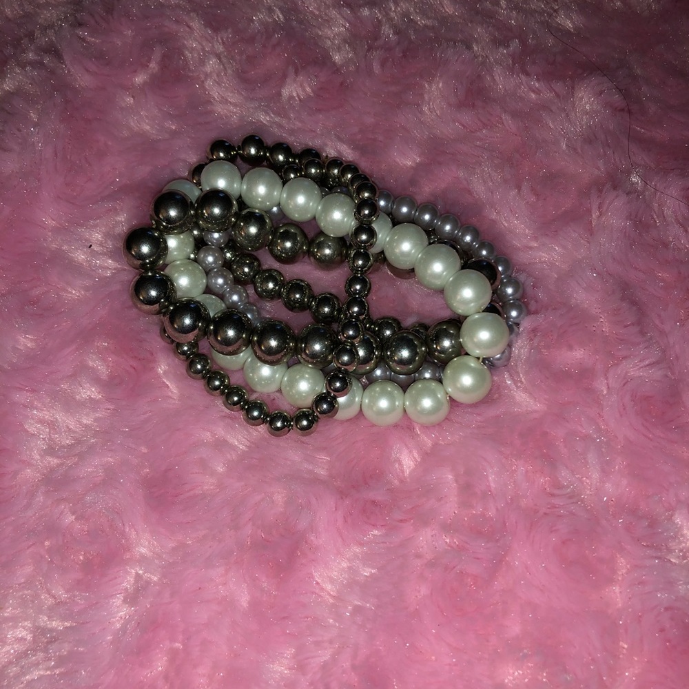 Beautiful pearl bracelet